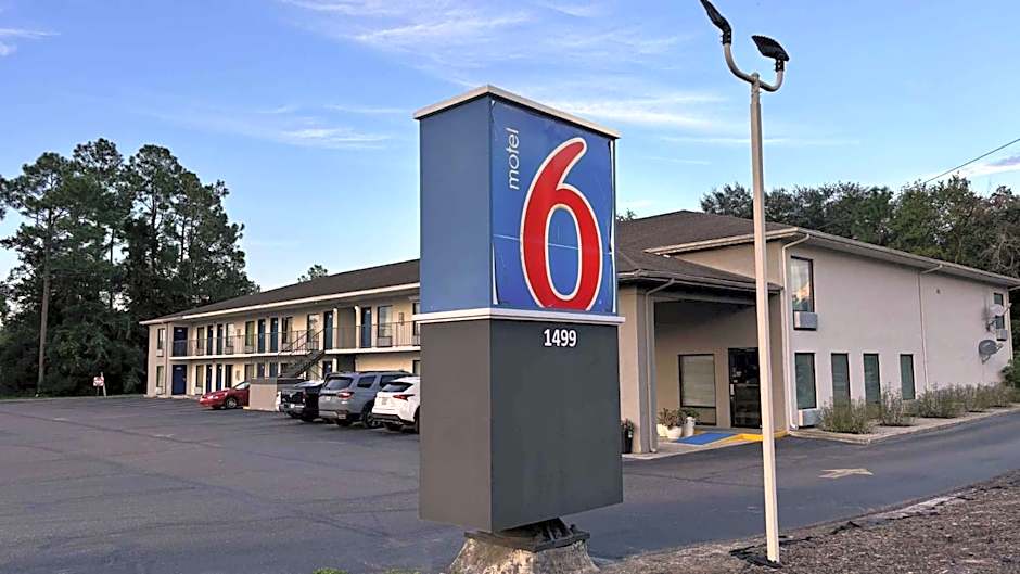 Motel 6-Macclenny, FL
