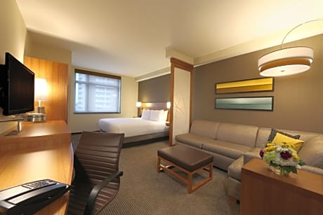 Two Queen Beds (with sofa bed)