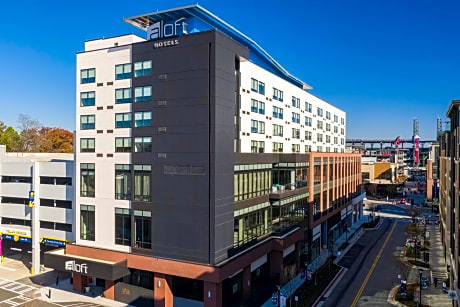Aloft Atlanta at The Battery Atlanta
