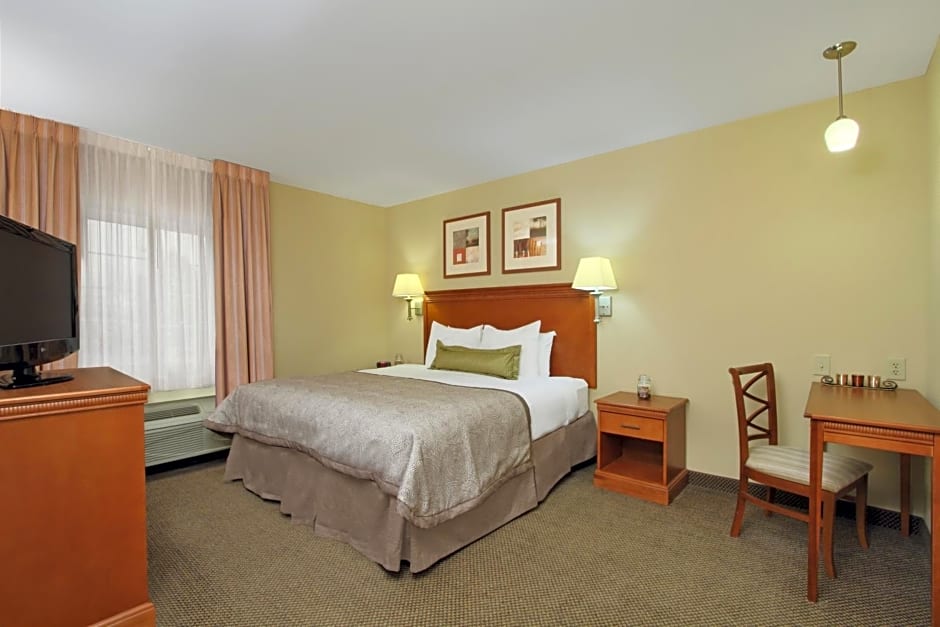 Candlewood Suites Norfolk Airport, an IHG Hotel