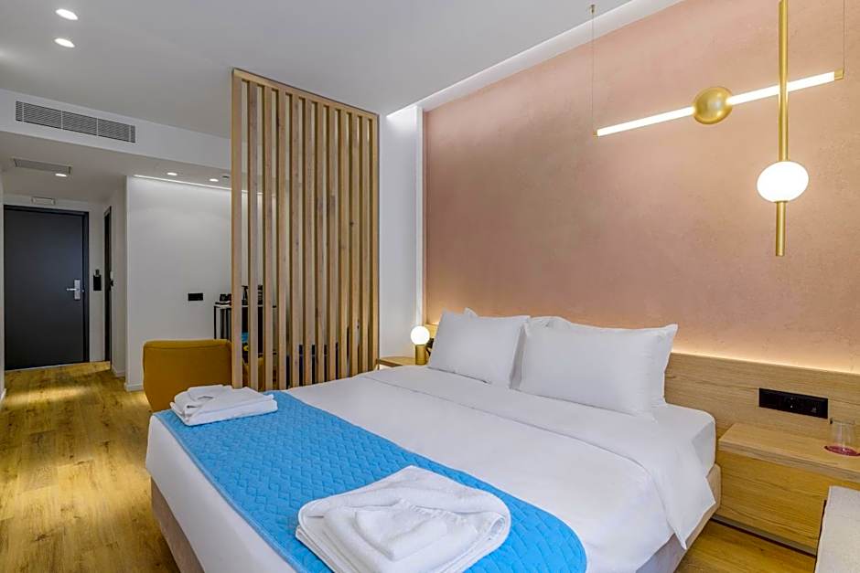 Acropolis Magenta Luxury Suites