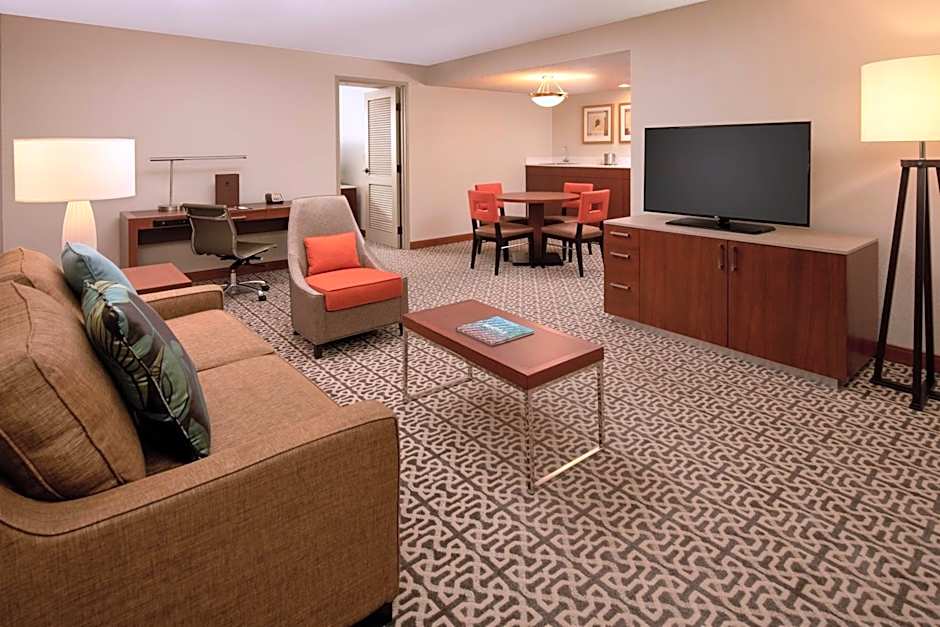 DoubleTree Suites by Hilton Hotel Seattle Airport - Southcenter