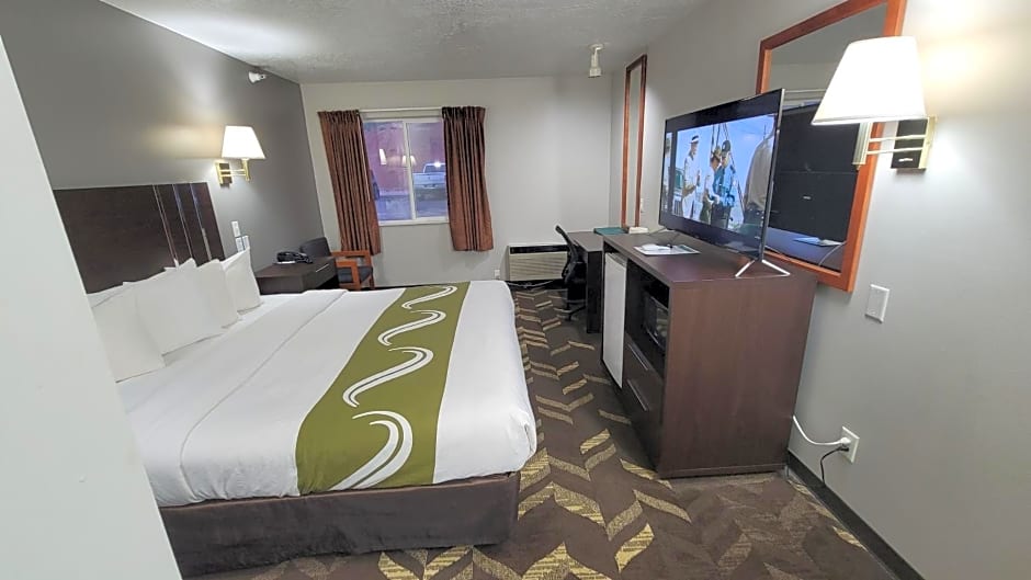 Quality Inn & Suites Salina National Forest Area