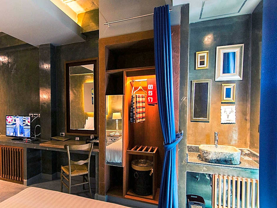Kroque Boutique and Bistro Hotel