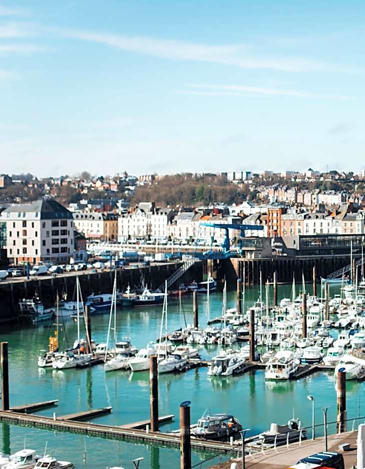 LA TOUR AUX CRABES près de la plage