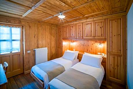 Two Connecting Double Rooms