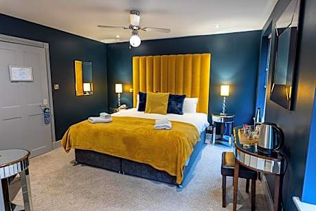 Crescent Victoria Hotel