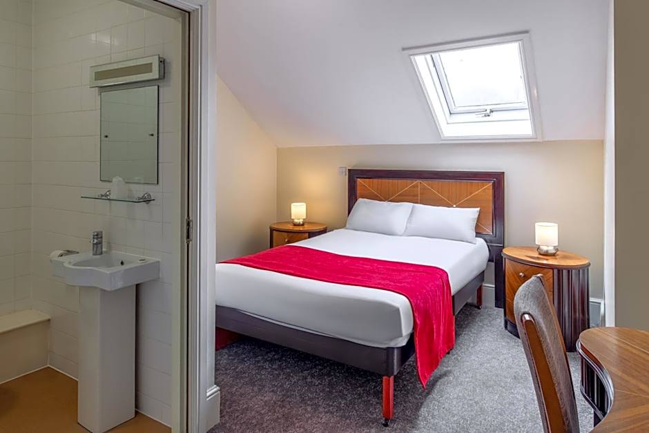 The Grand Burstin Hotel