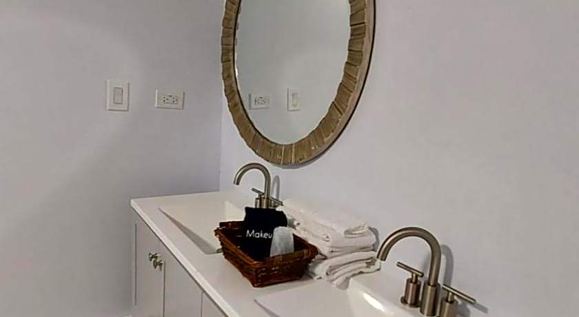 Village Motel by OYO