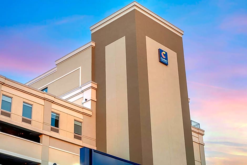 Comfort Inn & Suites Newark Liberty International Airport