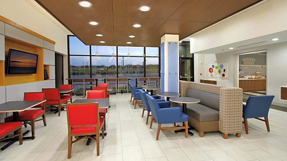 Holiday Inn Express And Suites Frisco NW By IHG