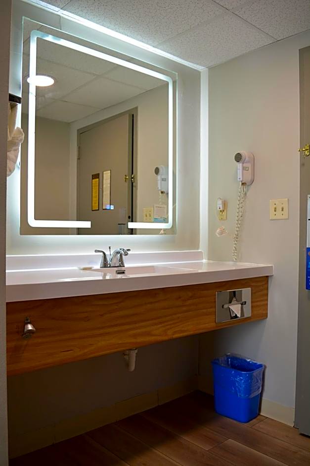 Days Inn by Wyndham Syracuse