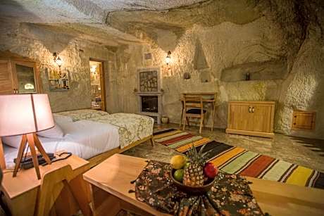 Deluxe Cave Double or Twin Room