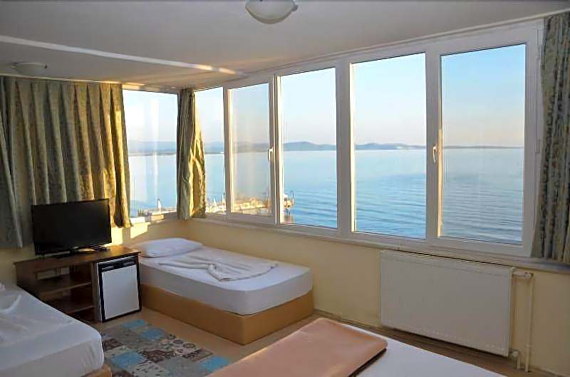 KUTLUGÜN SAHİL OTEL