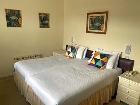 Twin Room with Private Bathroom