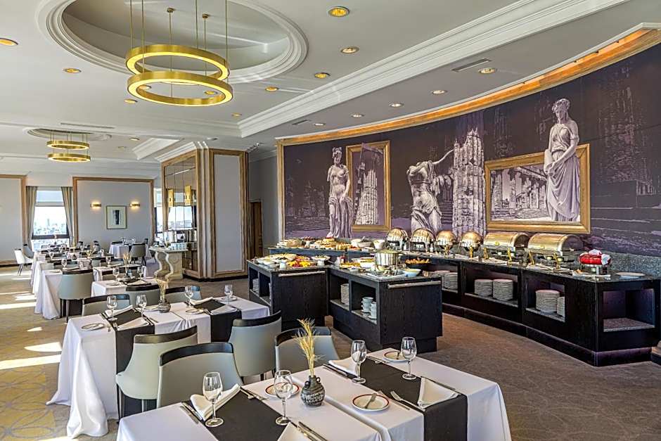 Radisson Montevideo Victoria Plaza Hotel