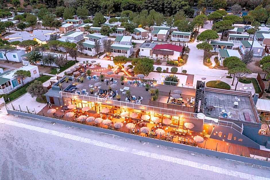Pini Beach Village