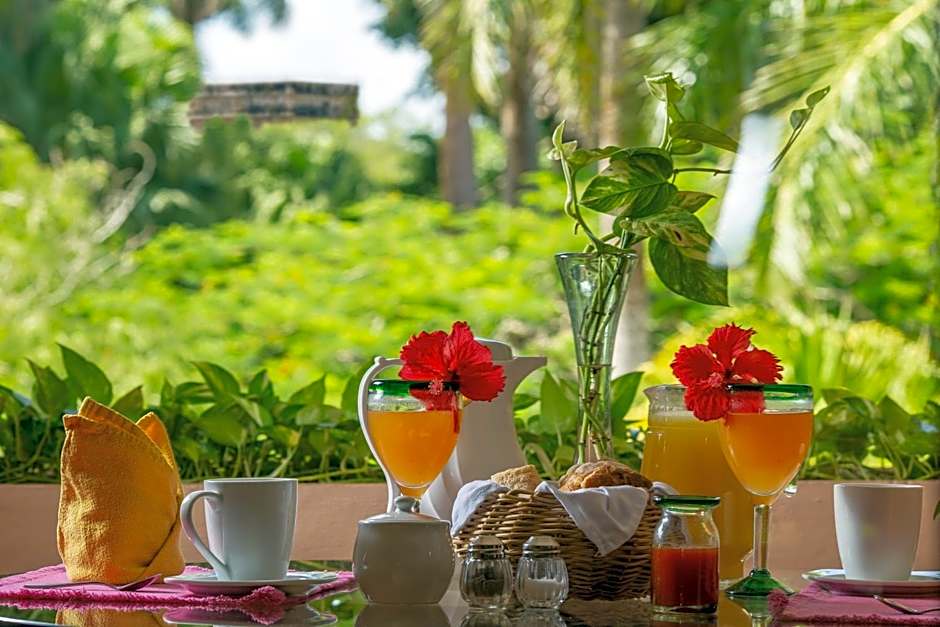 Mayaland Hotel & Bungalows