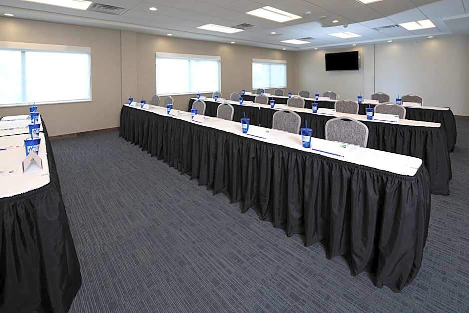 Holiday Inn Express & Suites Alpena - Downtown By IHG