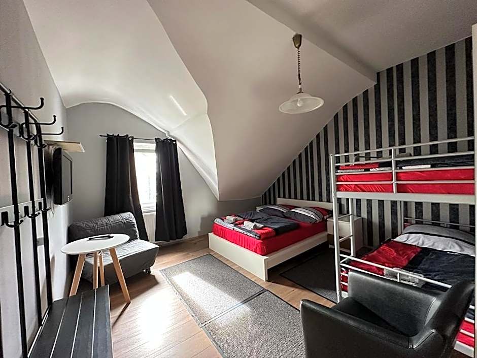 Adam's Hostel - Self Check-In & Only Private Rooms