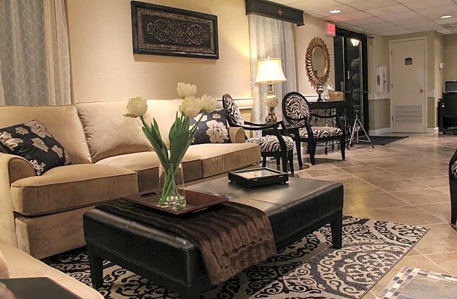 Grand View Inn & Suites