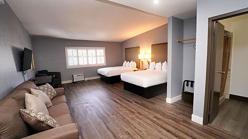 SeaSide Inn & Suites