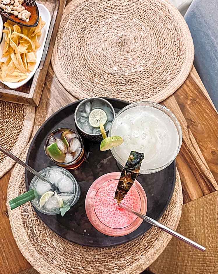 Joya' Beach Suites & Villa