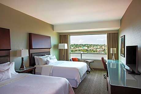 Traditional Queen Room with Two Queen Beds