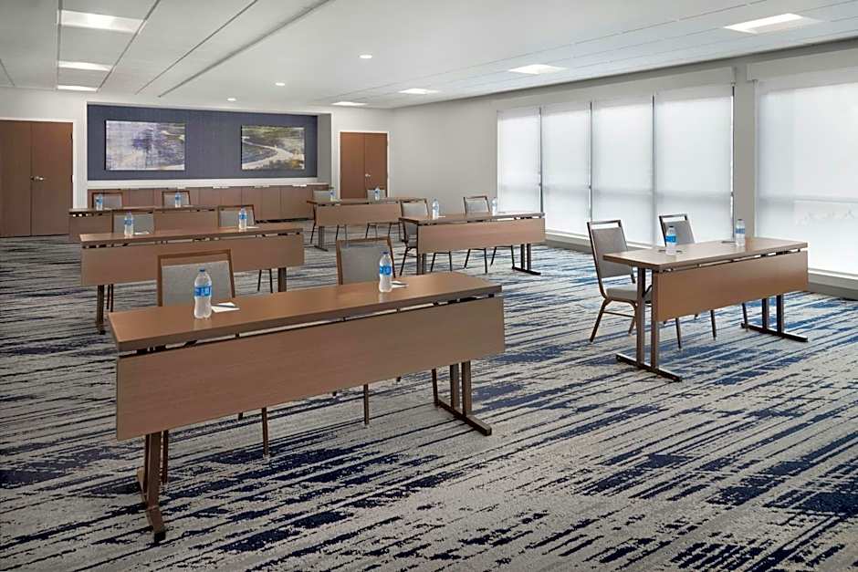 Fairfield Inn & Suites Columbus