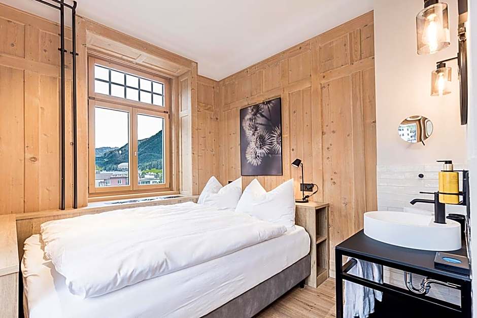 ALPINE INN Davos