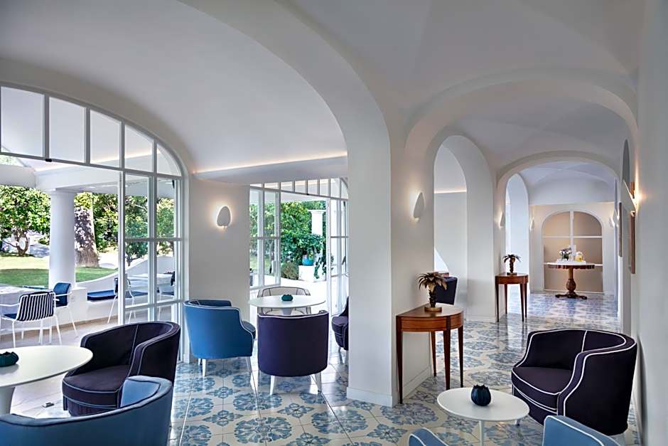 Pazziella Garden & Suites