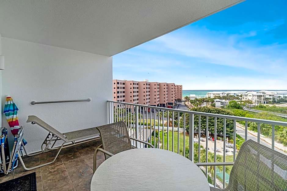 Emerald Oasis, Emerald Oasis- Gulf Front, Great for Families and Close to Destin Harbor!