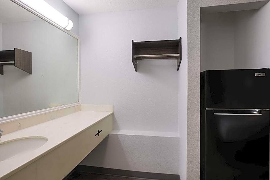 Suburban Studios Hinesville - Fort Stewart Area