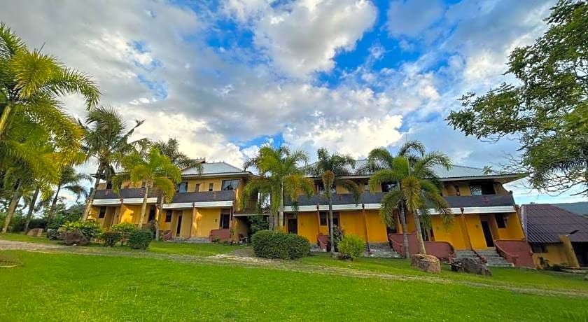 Petpumok Wangnamkhiao Hotel 