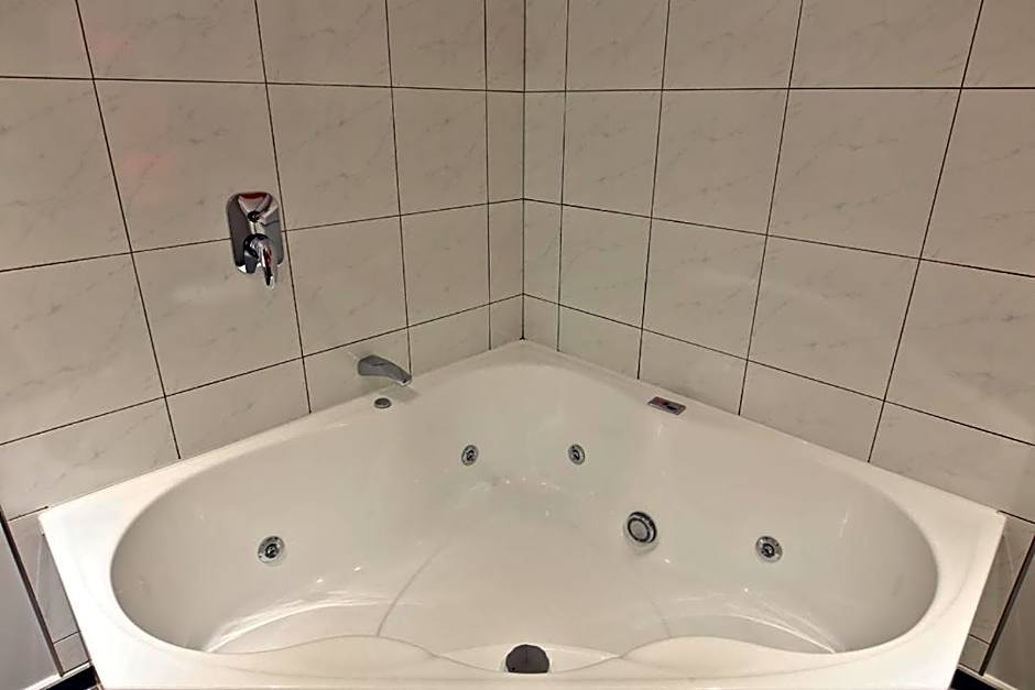 Photo 1 of 9 of Studio, Jetted Tub