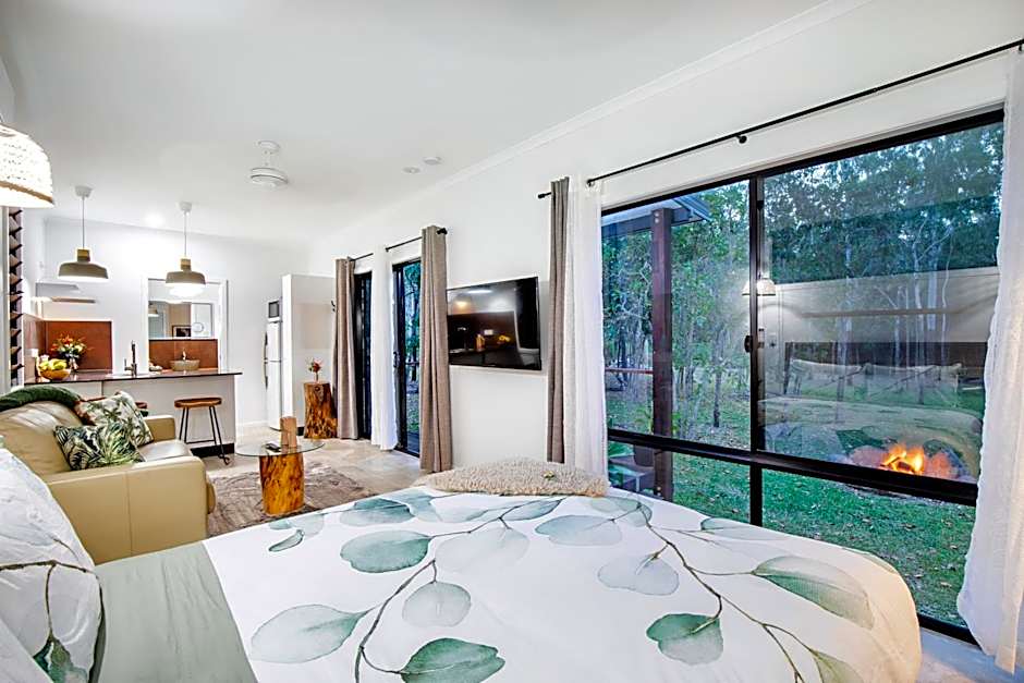 Airlie Beach Eco Cabins - Adults Only