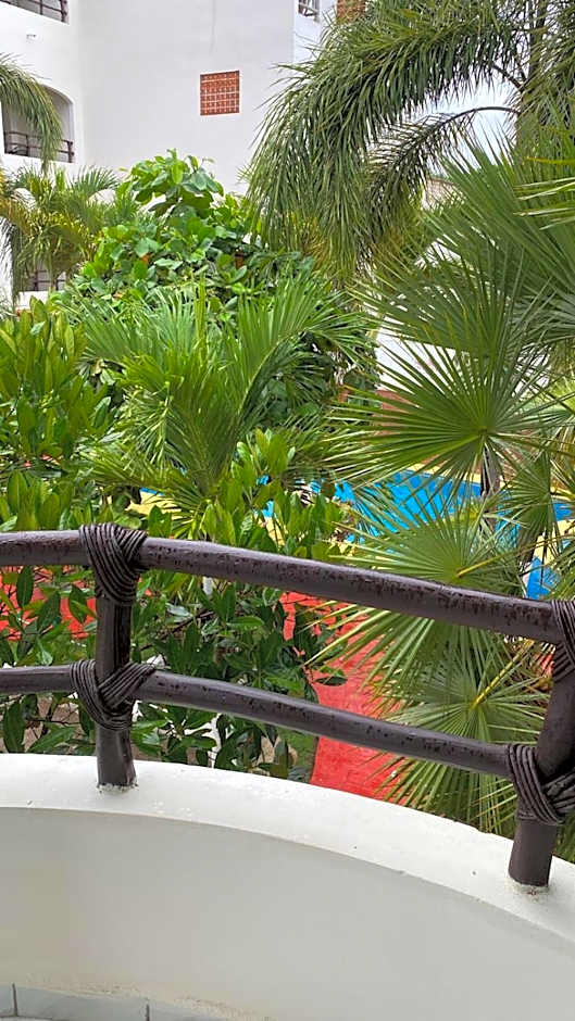 Hotel y Suites Los Encantos