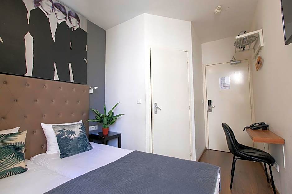 Quentin Golden Bear Hotel