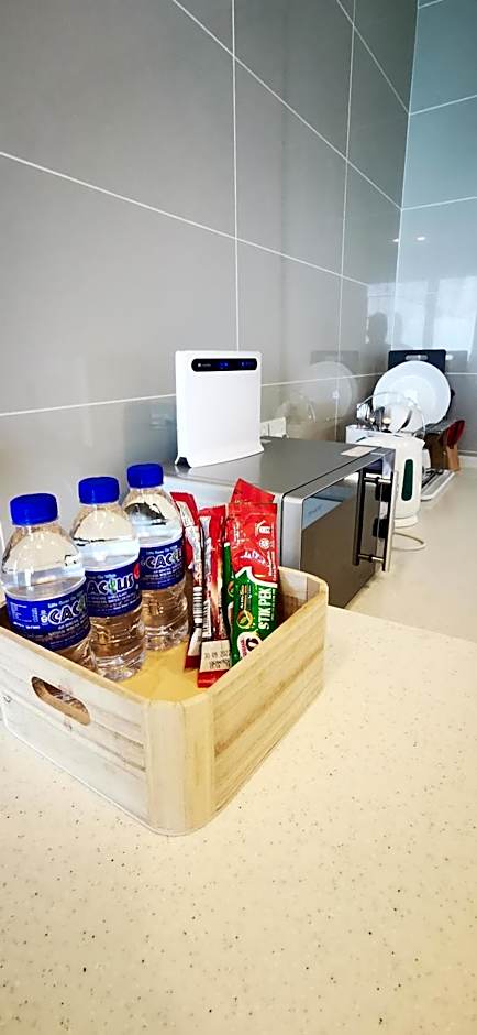 Dwharf Seaview Executive Suit PortDickson