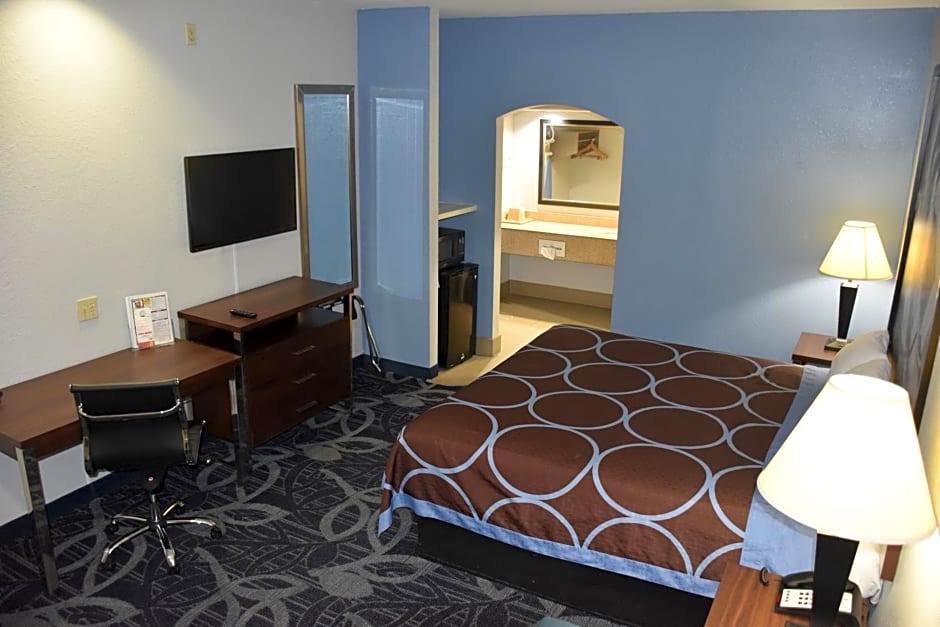 Super 8 by Wyndham Houston Hobby Airport South