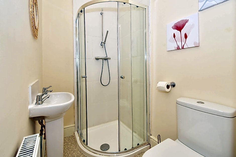 Townhouse @ 178 Ruskin Road Crewe