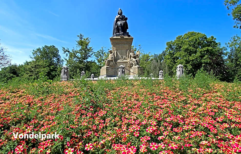 New monumental garden view Studio