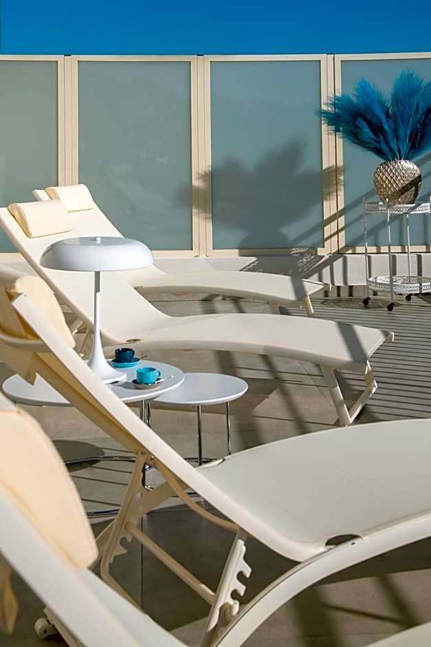 Résidence Hôtelière Chambord au coeur de Menton - entièrement rénovée