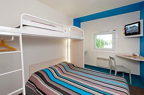 Standard Triple Room with Shared Bathroom