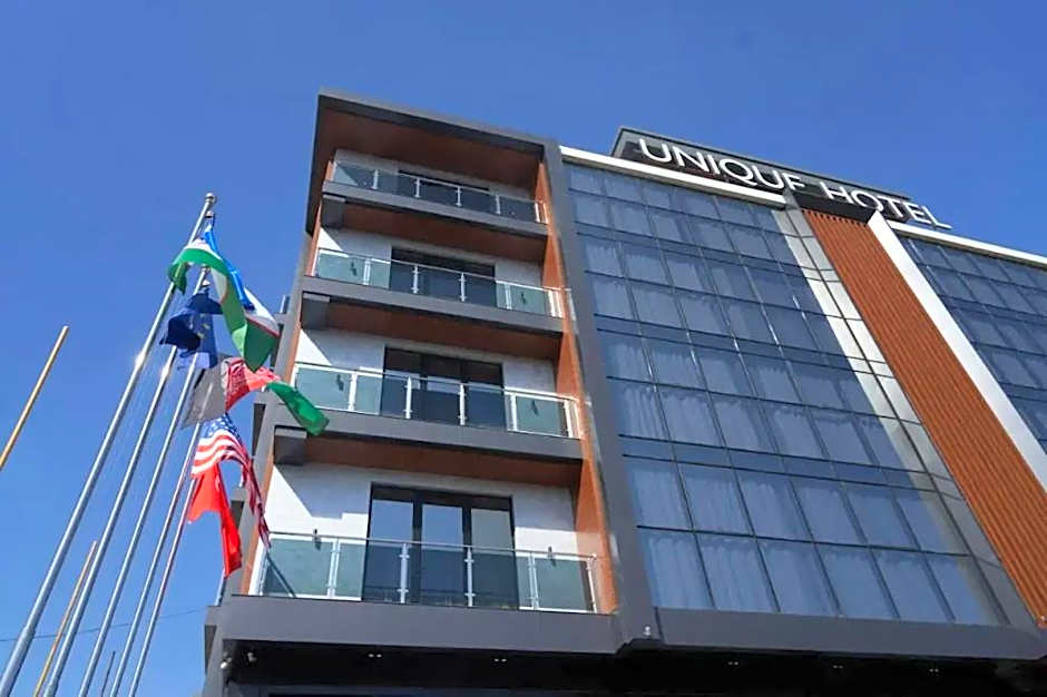 UNIQUE HOTEL