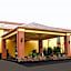 Days Inn & Suites by Wyndham Bloomington/Normal IL