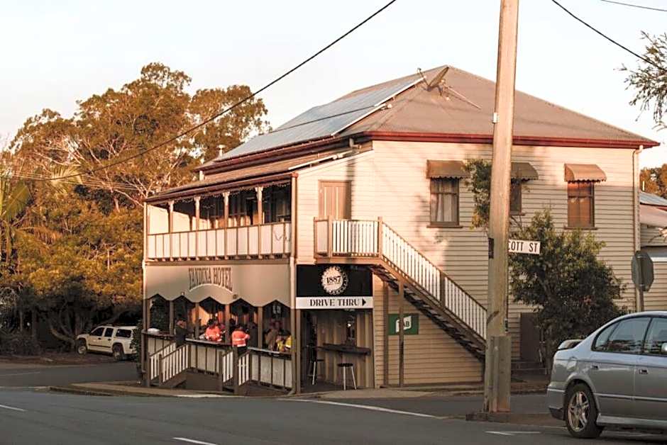 Yandina Hotel