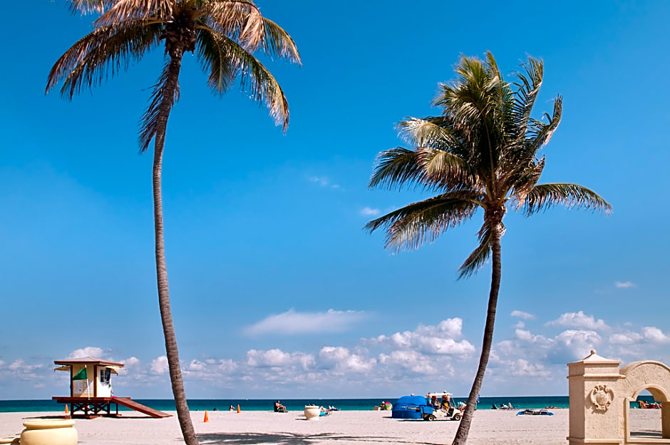 Hollywood Beach Suites and Hotel