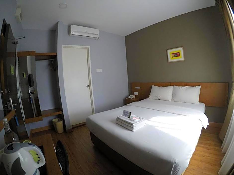 Golden Leaf Boutique Hotel Nusa Idaman Formerly Known as Ariana Hotel