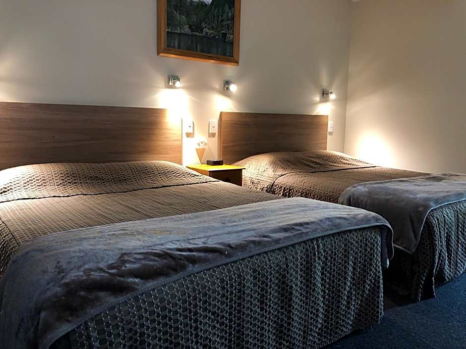 Manapouri Lakeview Motor Inn